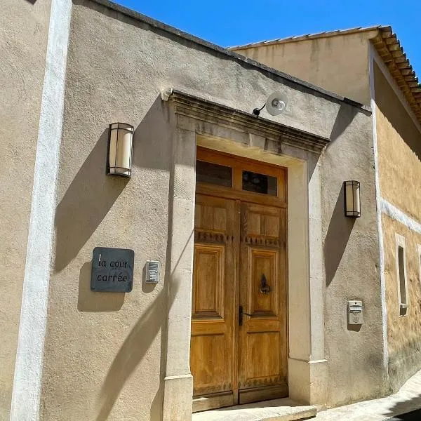 La Cour Carrée, hotel v destinaci Rustrel