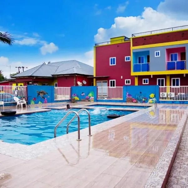 Kikis Court Resort, hotel in Lolobi Kumasi