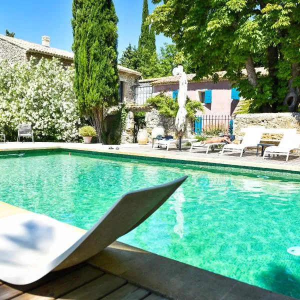 Le Mas de la Sorgue – hotel w mieście Le Thor