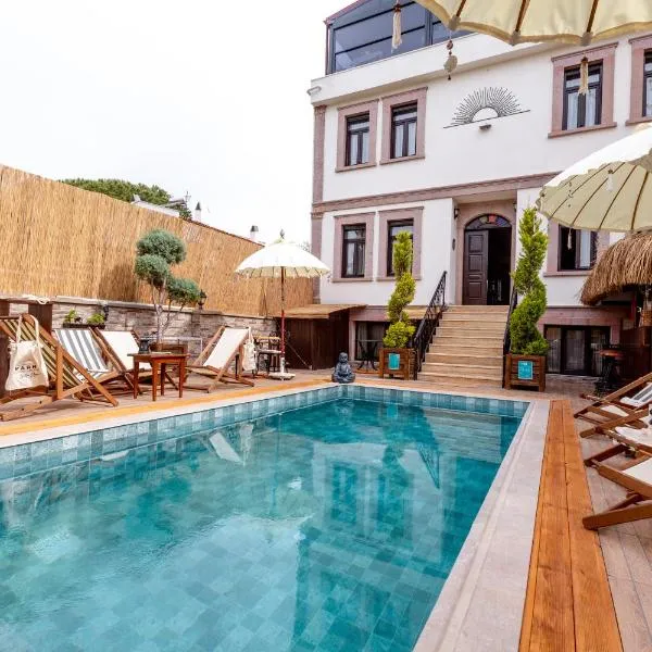 Parna Hotel, hotel a Cunda