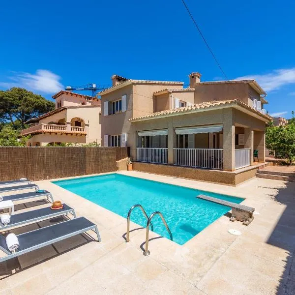 Villa Paca, hotel in Cala Ratjada