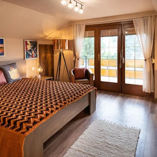 PelsoArt Apartments, hotel in Keszthely
