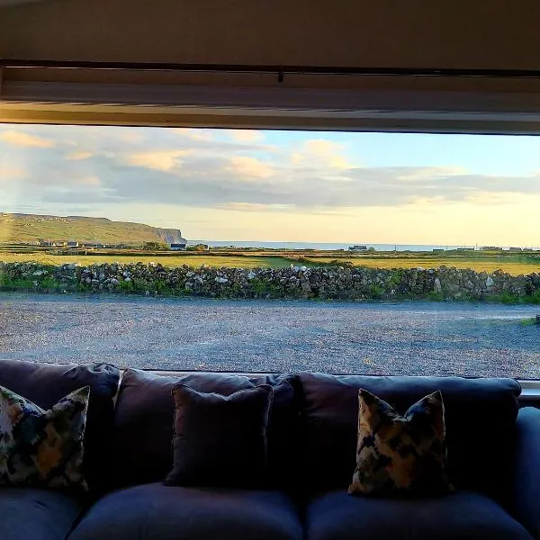 Cliffs View Self Catering @ Limestone Lodge, hotel v destinaci Doolin