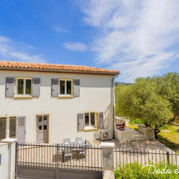 Gorgeous 3 bedroom house with AC and garden - Dodo et Tartine, hotel i Le Revest-le-Eaux