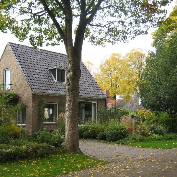 B&B De Esdoorn, hotel em Norg