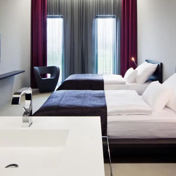 三浦酒店，切拉德納的飯店