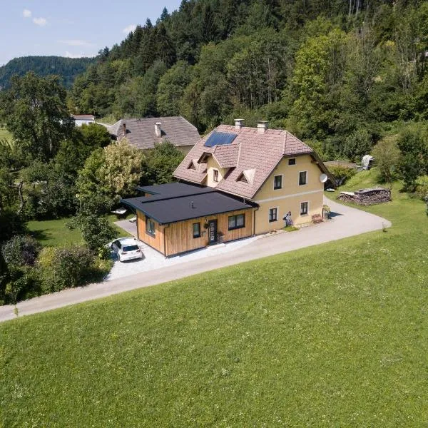 Haus mit Herz, готель у місті Ledenitzen