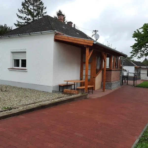 Linda Vendégház, hotel em Kővágóörs