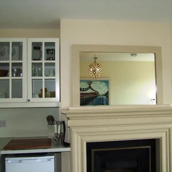 Wonderful Setting Farmhouse Apartment, hotel v destinaci Wicklow
