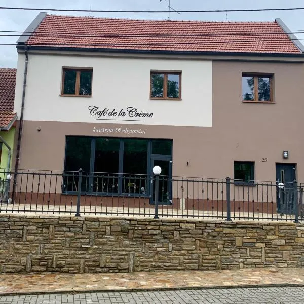 Café de la Crème, hotel v destinaci Kuželov