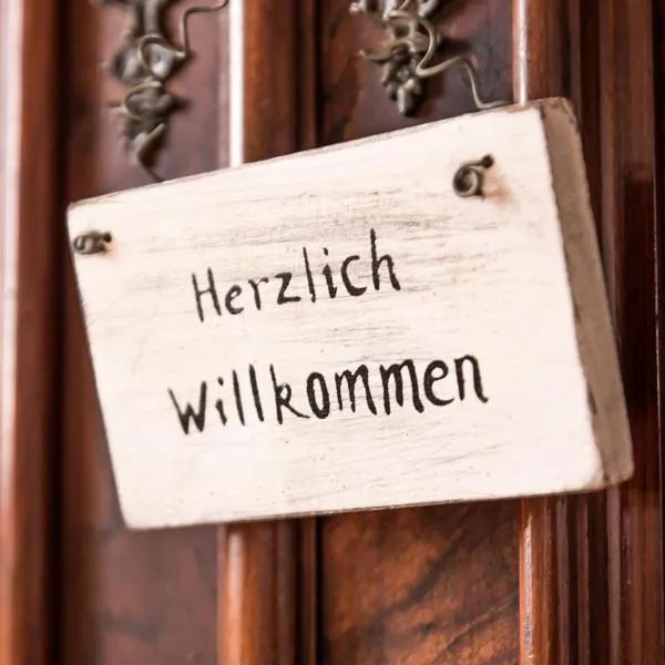 Hussi's Home, Hotel in Großenhain