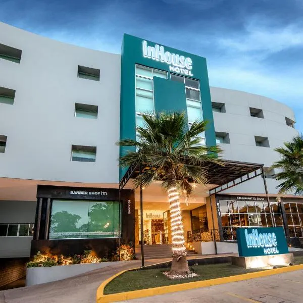 InHouse Culiacán、クリアカンのホテル