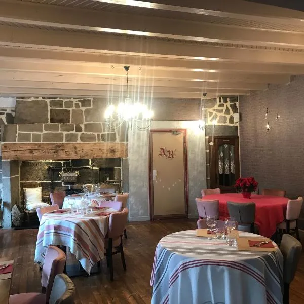 Laveissière에 위치한 호텔 Hôtel Restaurant du Plomb du Cantal