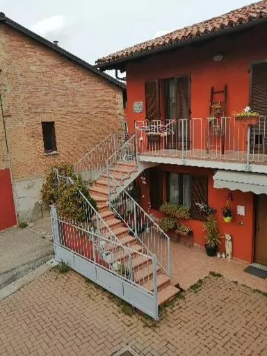 Casa Carolina, hotel i Castellinaldo