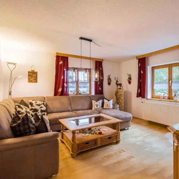 Ferienhaus Annelies, hotel in Übersee