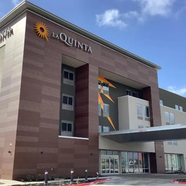 La Quinta Inn & Suites by Wyndham Corpus Christi Southeast, hotel u gradu 'Flour Bluff'