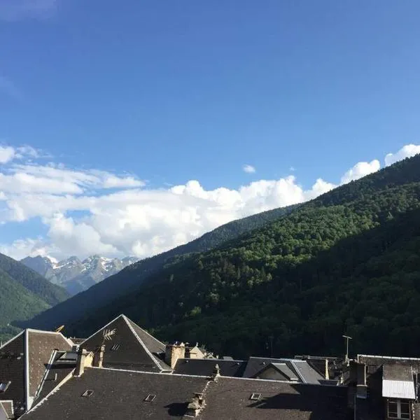 T2 Bis, calme, plein centre de Luchon, avec balcon et garage, hotel a Luchon