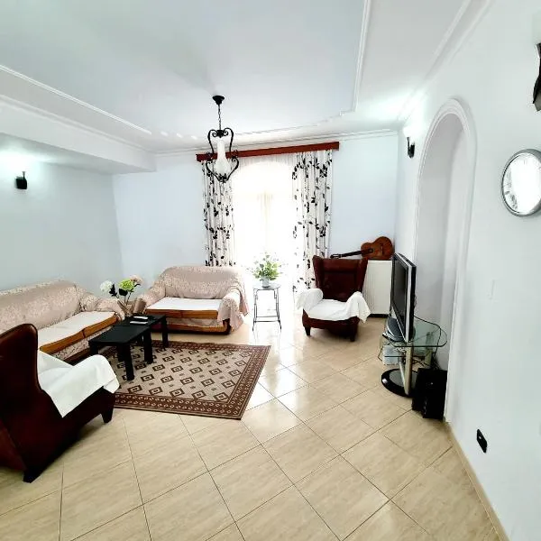 Luckyshine hostel, hotel v destinaci Vlorë