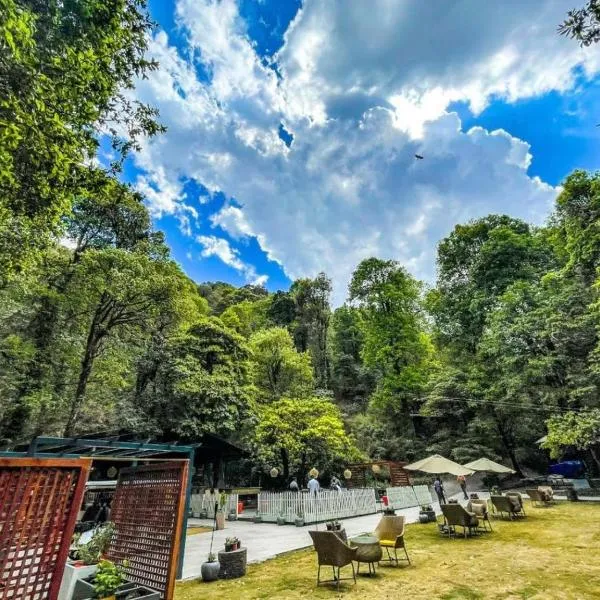 Ayar Jungle Resort, hotel v destinaci Nainital