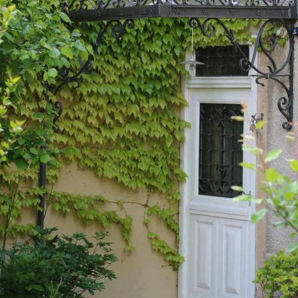 Suite independante a Nuits, Hotel in Nuits-Saint-Georges