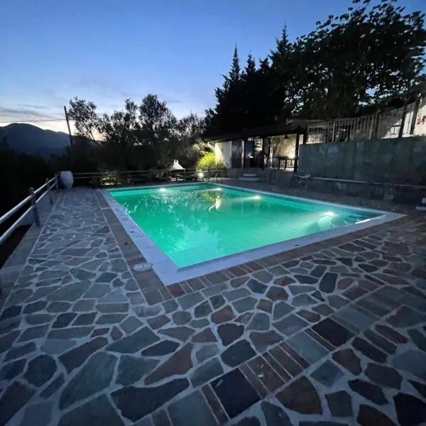 Villa Maroudia, hotel v destinaci Kími