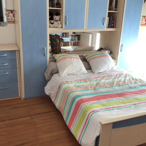 Xaintrailles에 위치한 호텔 chambre lison