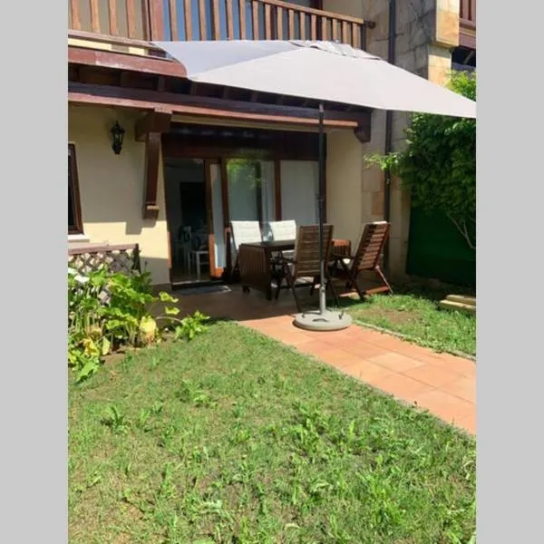 Apartamento en el Paseo de Manuel Noriega, Nº 9, con jardín privado, Wifi, en Comillas, hotel em Comillas