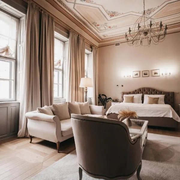 Room42 - Suites & Apartments, hotell i Esztergom