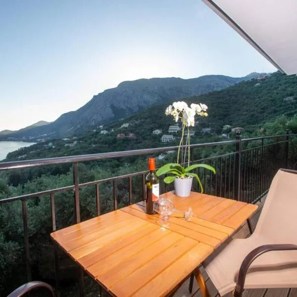 Giannis sea-view apartment, hotell i Katávolos
