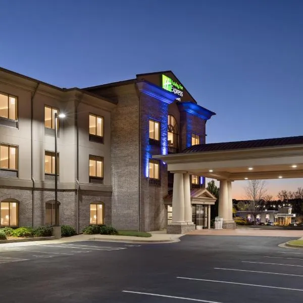 Holiday Inn Express Hotel & Suites Opelika Auburn, an IHG Hotel、オペライカのホテル