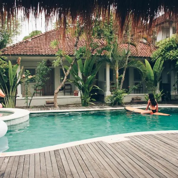 Endless Summer Surf Camp Kuta, hotel v Kutě