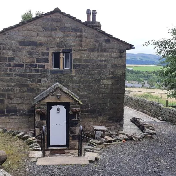 Greave farmhouse 3-Bed Cottage in Todmorden, hotell i Mytholm