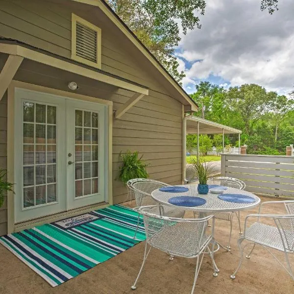 Cozy Canton Residence with Great Outdoor Space!, hotel v destinaci Canton