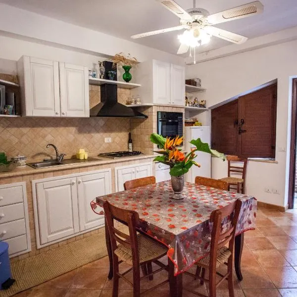 Erasippe Residence, hotel Locriban