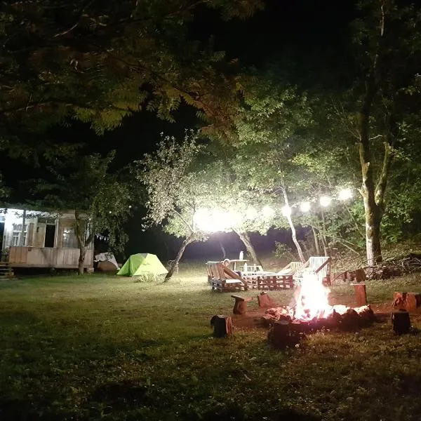 Sveri Adventure Camp, hotel en Chiatʼura