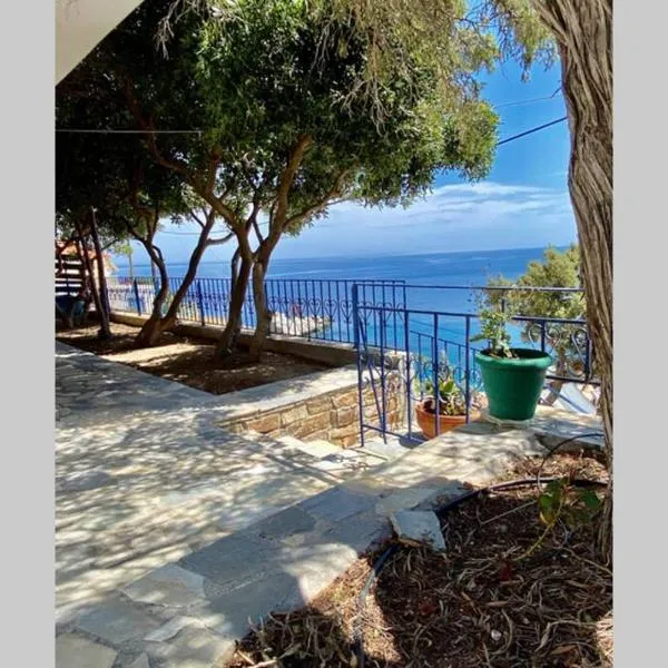 Πέτρινη αυλή, Αρμενιστης Ικαρια, ξενοδοχείο στον Αρμενιστή