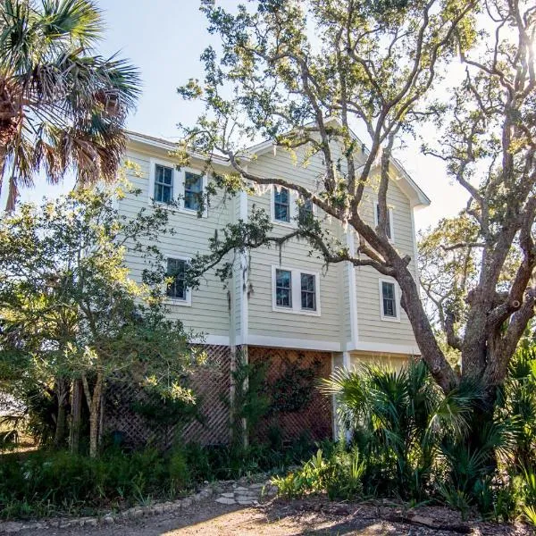Pink Bird Cottage, hotel v destinaci Edisto Beach