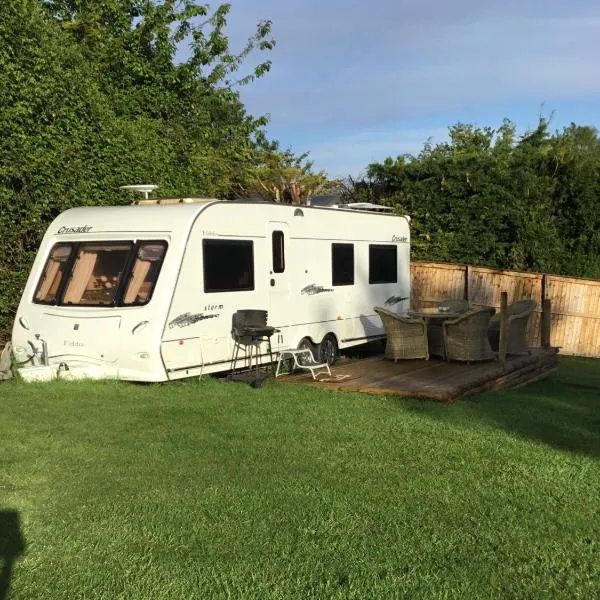 Self Contained Holiday Home Caravan, hotel Corshamben
