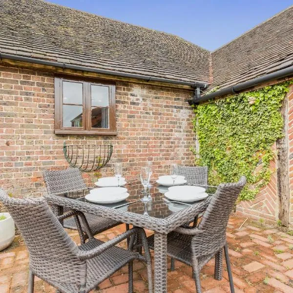 Dyke Farm Barn near Brighton by Huluki Sussex Stays, hotel in Brighton & Hove
