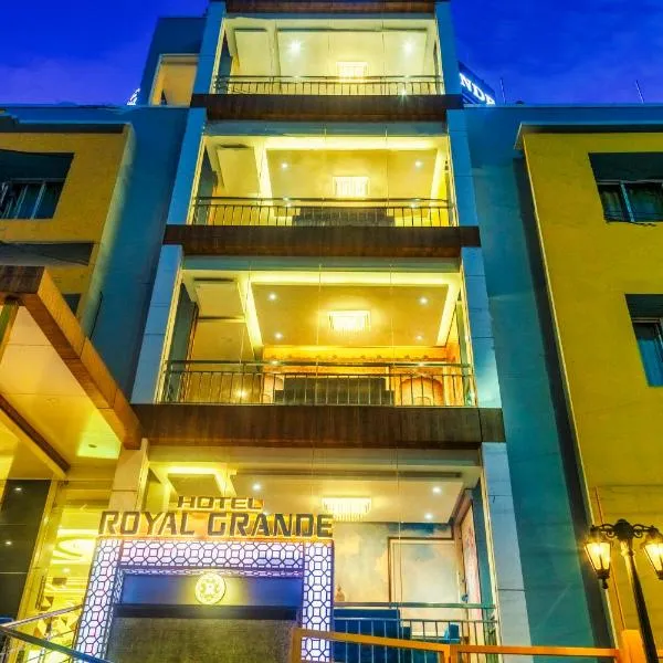 HOTEL ROYAL GRANDE, hótel í Vellore