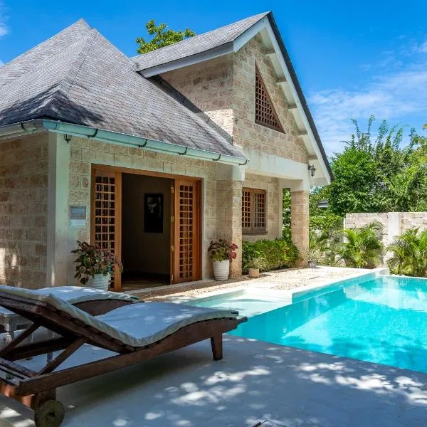 private pool cottage diani beach, hotel v destinaci Diani Beach