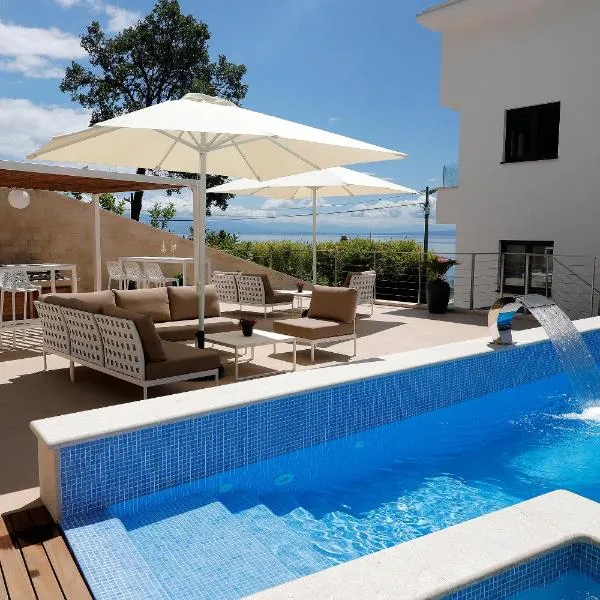 MODENA MARIS-heated pool-grill-relax-jacuzzi apartments, hotel v destinácii Ičići