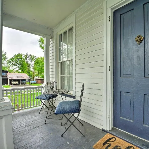 Romantic Apt Near Wineries, Golf and Lake Erie!, hotel in Westfield