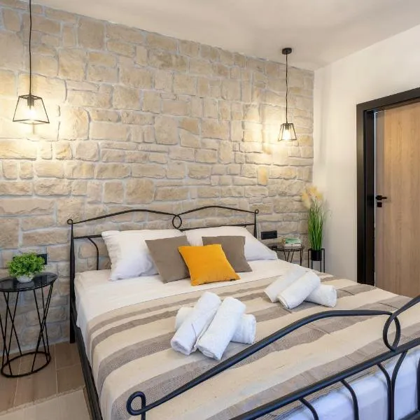 TEONA Luxury Studio Apartment with jacuzzi and terrace sea view, hotel din Sali