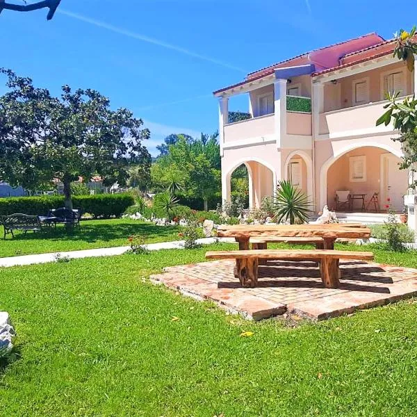 Relax Studios Corfu, hotel em Roda