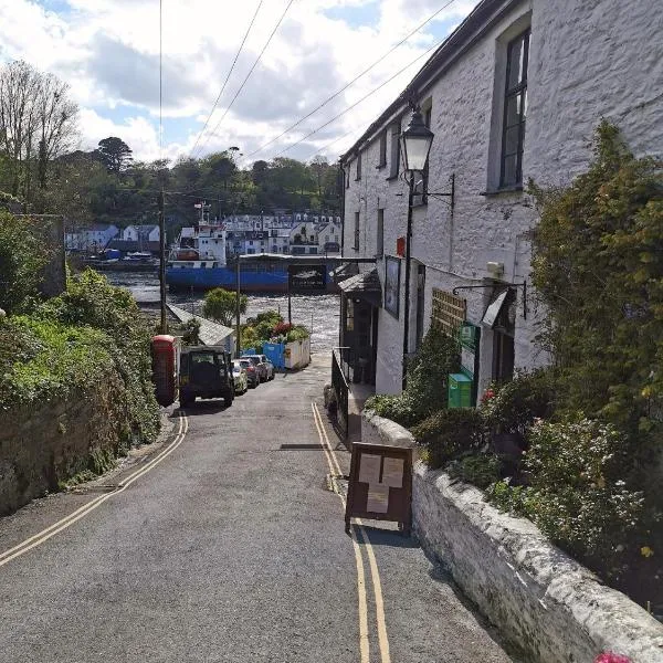 The Old Ferry Inn、フォイのホテル