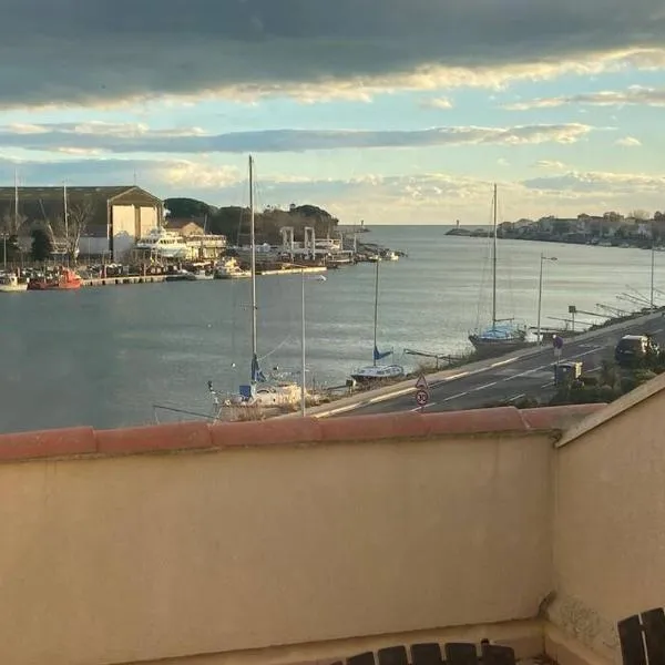 Appartement calme vue sur l'hérault et la mer, hotel u gradu 'Agde'