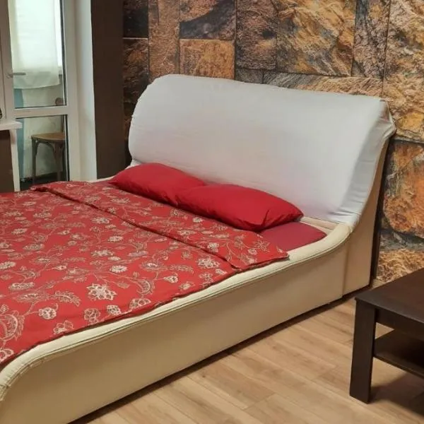 Тихий lux, левый берег, Караван, hôtel à Nizhnedneprovsk