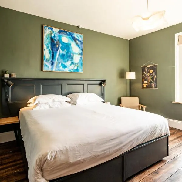 The Old Vicarage, khách sạn ở Cardigan