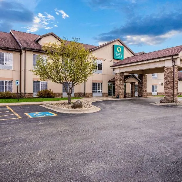 Quality Inn & Suites, hotell i Portage